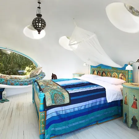 Semesterbostad Euphoria Art Land - The Blue House Limassol