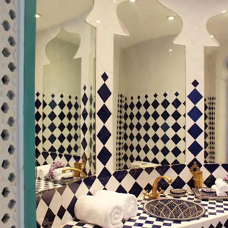 Euphoria Art Land - The Blue House * ليماسول